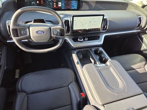 New 2026 Ford Expedition Platinum w/ Driver's Package AWD/4WD image 10