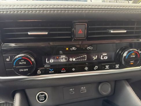 Certified 2023 Nissan Rogue SL w/ SL Premium Package image 21