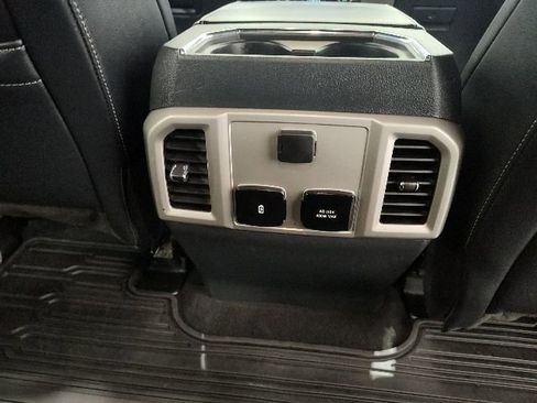 Used 2022 Ford F250 Lariat w/ Chrome Package image 13