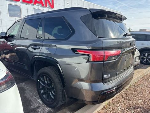 Used 2024 Toyota Sequoia Platinum image 3