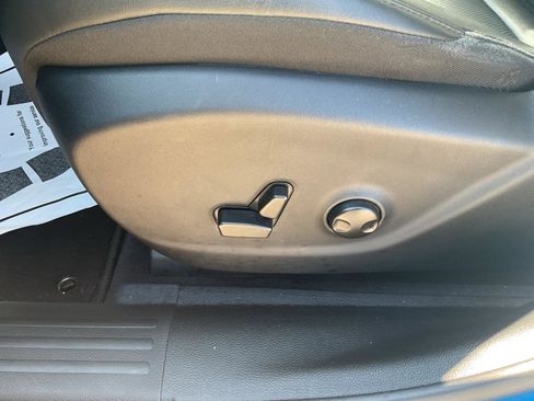 Used 2023 Jeep Cherokee Altitude Lux image 10