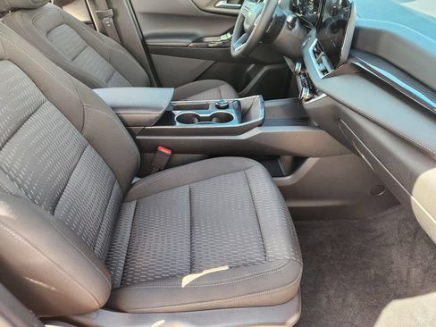 Used 2026 Chevrolet Equinox LT w/ Safety and Technology Package FWD image 10