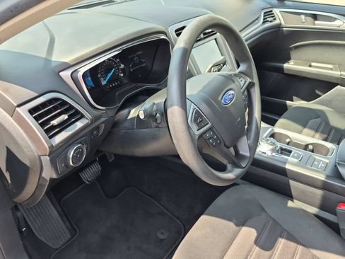 Used 2020 Ford Fusion SE FWD image 10