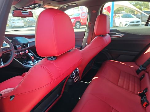 New 2025 Alfa Romeo Giulia w/ Veloce Package Rwd image 9