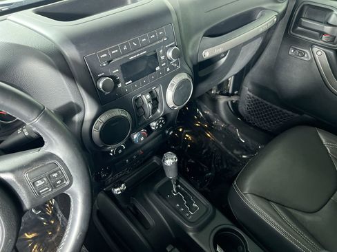 Used 2017 Jeep Wrangler Unlimited Sport image 23