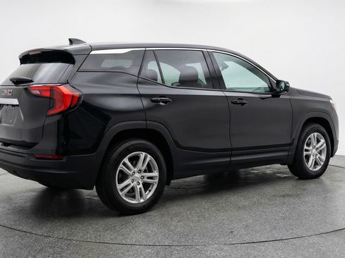 Used 2024 GMC Terrain SLE image 9