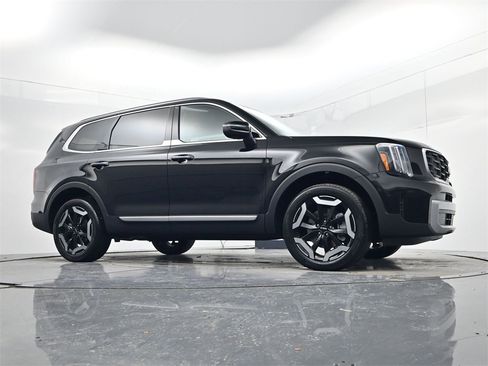 New 2025 Kia Telluride S image 33