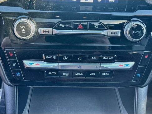 Used 2022 Ford Explorer Platinum w/ Equipment Group 601A AWD/4WD image 14