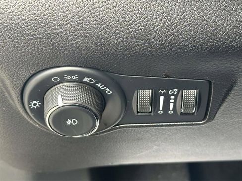 Certified 2022 Jeep Compass Limited image 29