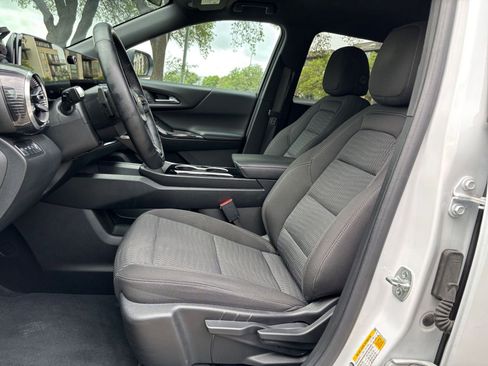 Used 2025 Chevrolet Equinox LT AWD/4WD image 22