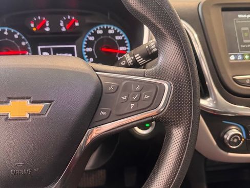 Used 2019 Chevrolet Equinox LS FWD image 16