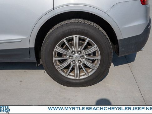 Used 2017 Cadillac XT5 Luxury w/ Driver Awareness Package image 12