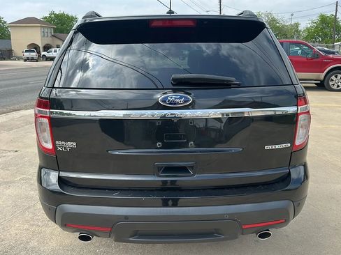 Used 2013 Ford Explorer XLT image 4