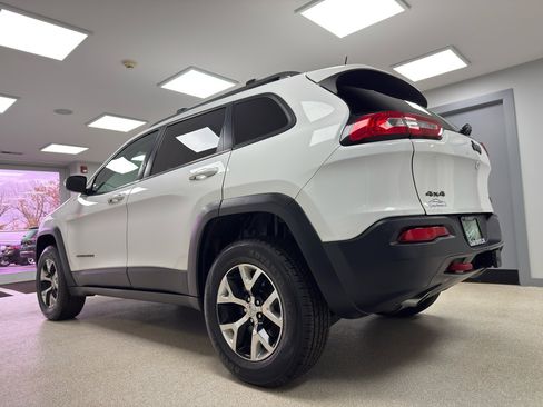 Used 2016 Jeep Cherokee Trailhawk w/ Leather Interior Group image 5