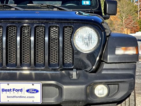 Used 2020 Jeep Wrangler Unlimited Sport image 2