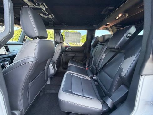 New 2026 Ford Bronco Outer Banks AWD/4WD image 17