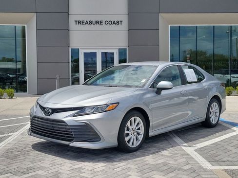 Used 2023 Toyota Camry LE image 1
