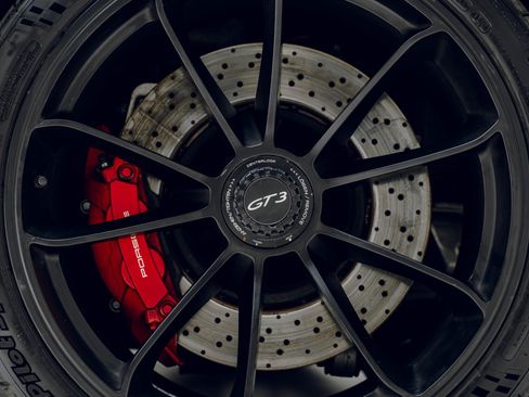 Used 2018 Porsche 911 GT3 RWD image 11