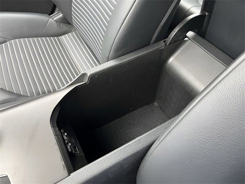 Used 2023 Toyota Camry SE image 22