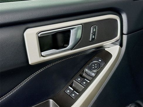 Used 2022 Ford Explorer XLT w/ Class IV Trailer Tow Package image 17