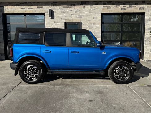 Used 2022 Ford Bronco Outer Banks AWD/4WD image 2