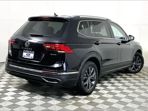 Used 2022 Volkswagen Tiguan SE image 12