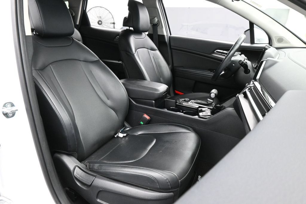 Used 2025 Kia Sportage EX FWD image 47