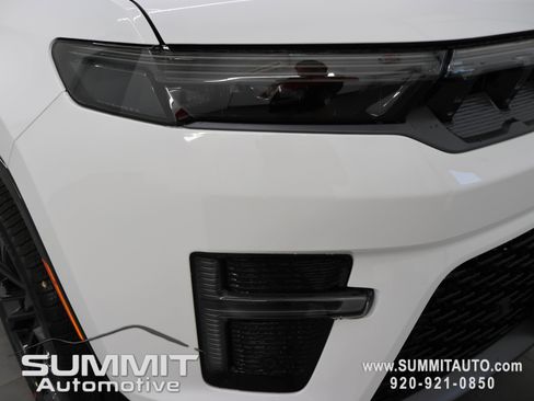 New 2026 Jeep Grand Wagoneer Summit AWD/4WD image 27