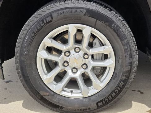 Used 2024 Chevrolet Silverado 1500 LT AWD/4WD image 12