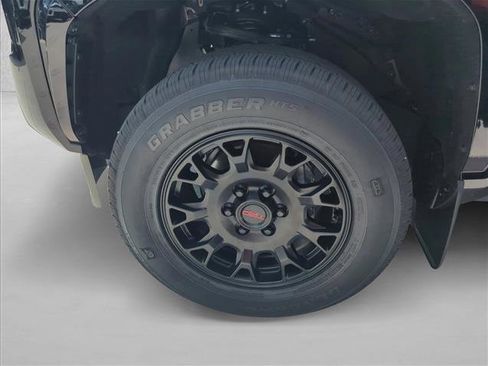 Used 2025 Toyota Tacoma SR5 AWD/4WD image 21