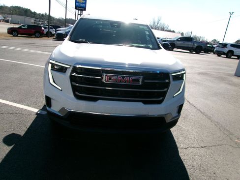 Used 2025 GMC Acadia Elevation image 8