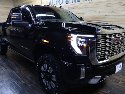 Used 2024 GMC Sierra 2500 Denali w/ Denali Reserve Package image 2