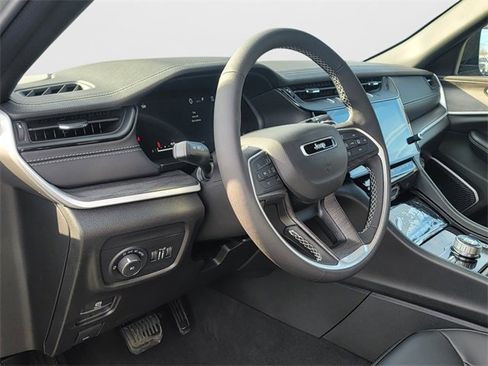 New 2026 Jeep Grand Cherokee Limited image 11