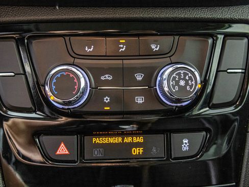 Used 2020 Buick Encore Preferred FWD image 25