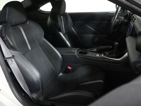 Used 2023 Toyota GR86 Premium w/ ALL Weather Mat Package (TMS) RWD image 19