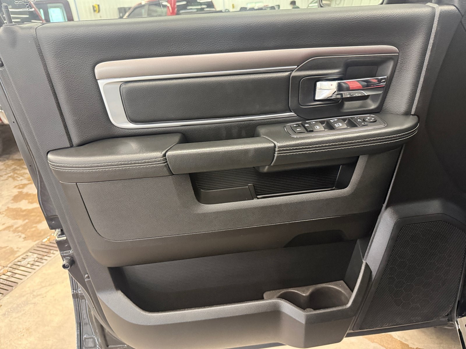 Used 2024 RAM 1500 Warlock AWD/4WD image 25