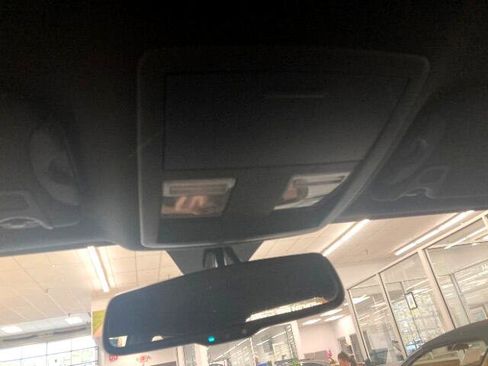 Used 2012 Dodge Challenger SXT image 20