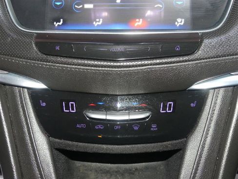 Used 2018 Cadillac XT5 Luxury w/ Driver Awareness Package image 38