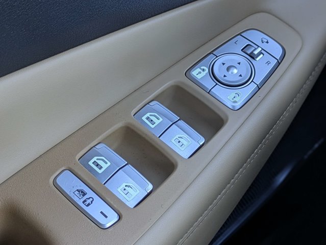 Used 2022 Hyundai Santa Fe Calligraphy AWD/4WD image 25