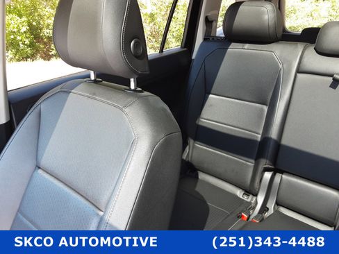 Used 2019 Volkswagen Tiguan SE w/ Panoramic Sunroof Package image 27