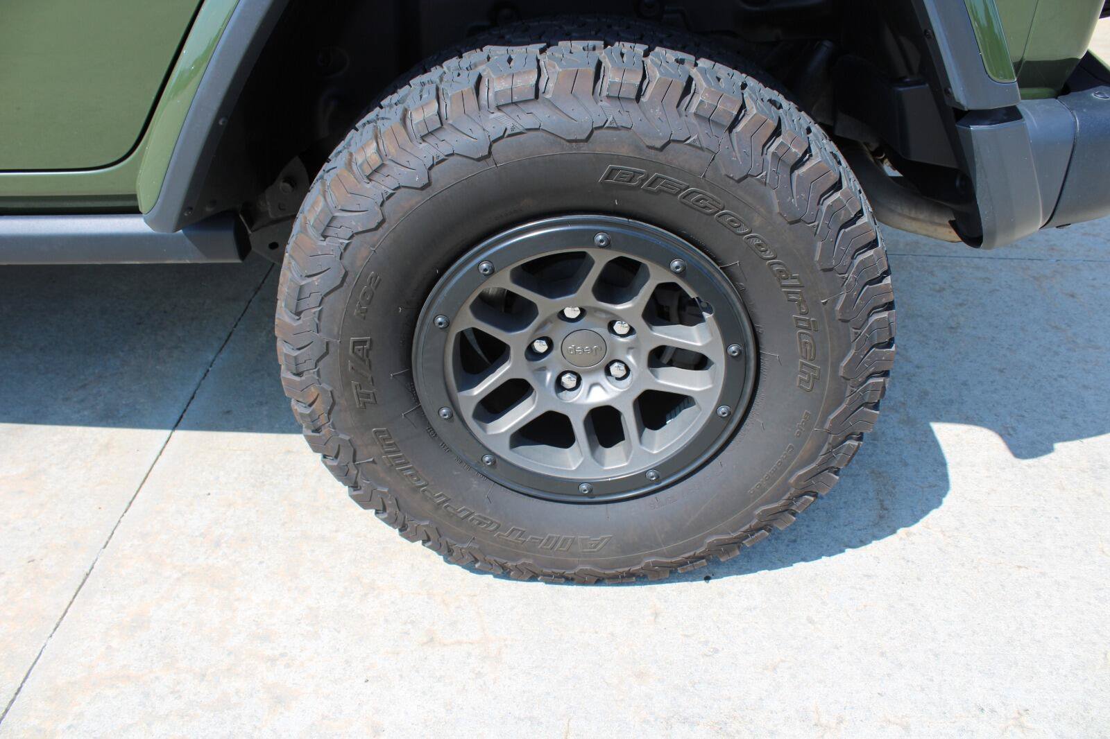 Certified 2023 Jeep Wrangler Unlimited Rubicon 392 w/ Xtreme Recon 35" Tire Package AWD/4WD image 10