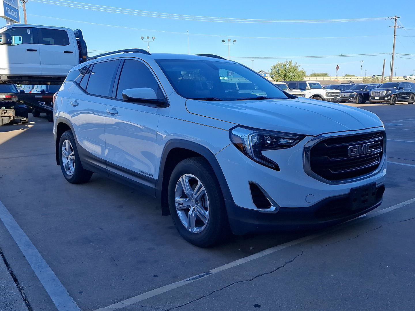 Used 2018 GMC Terrain SLE w/ Driver Convenience Package FWD image 6