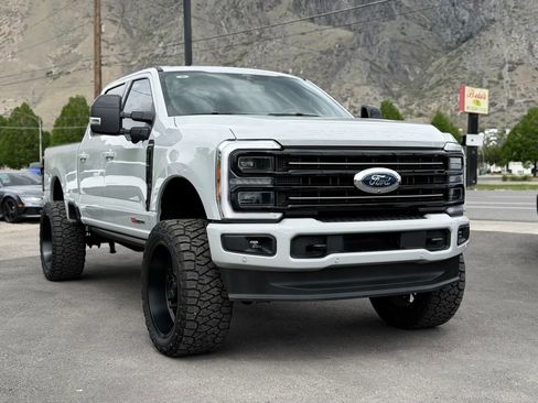 Used 2025 Ford F350 Platinum AWD/4WD image 1