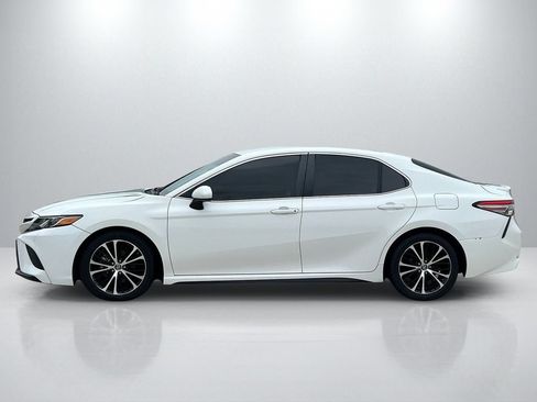 Used 2019 Toyota Camry SE FWD image 8