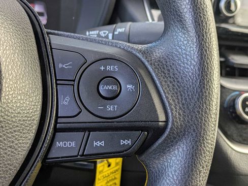 Used 2022 Toyota Corolla LE image 23