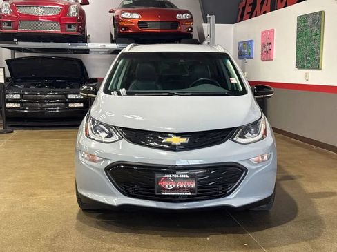 Used 2020 Chevrolet Bolt Premier w/ Infotainment Package FWD image 38