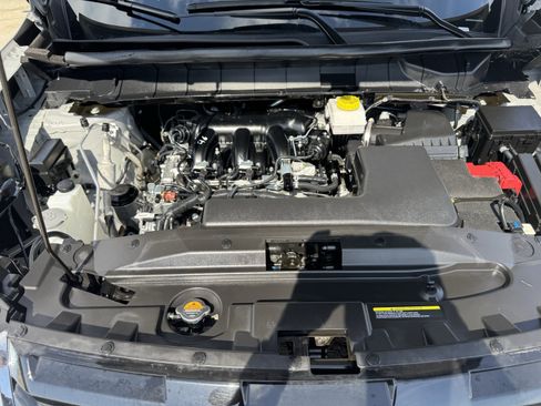 Used 2025 Nissan Pathfinder SV FWD image 32