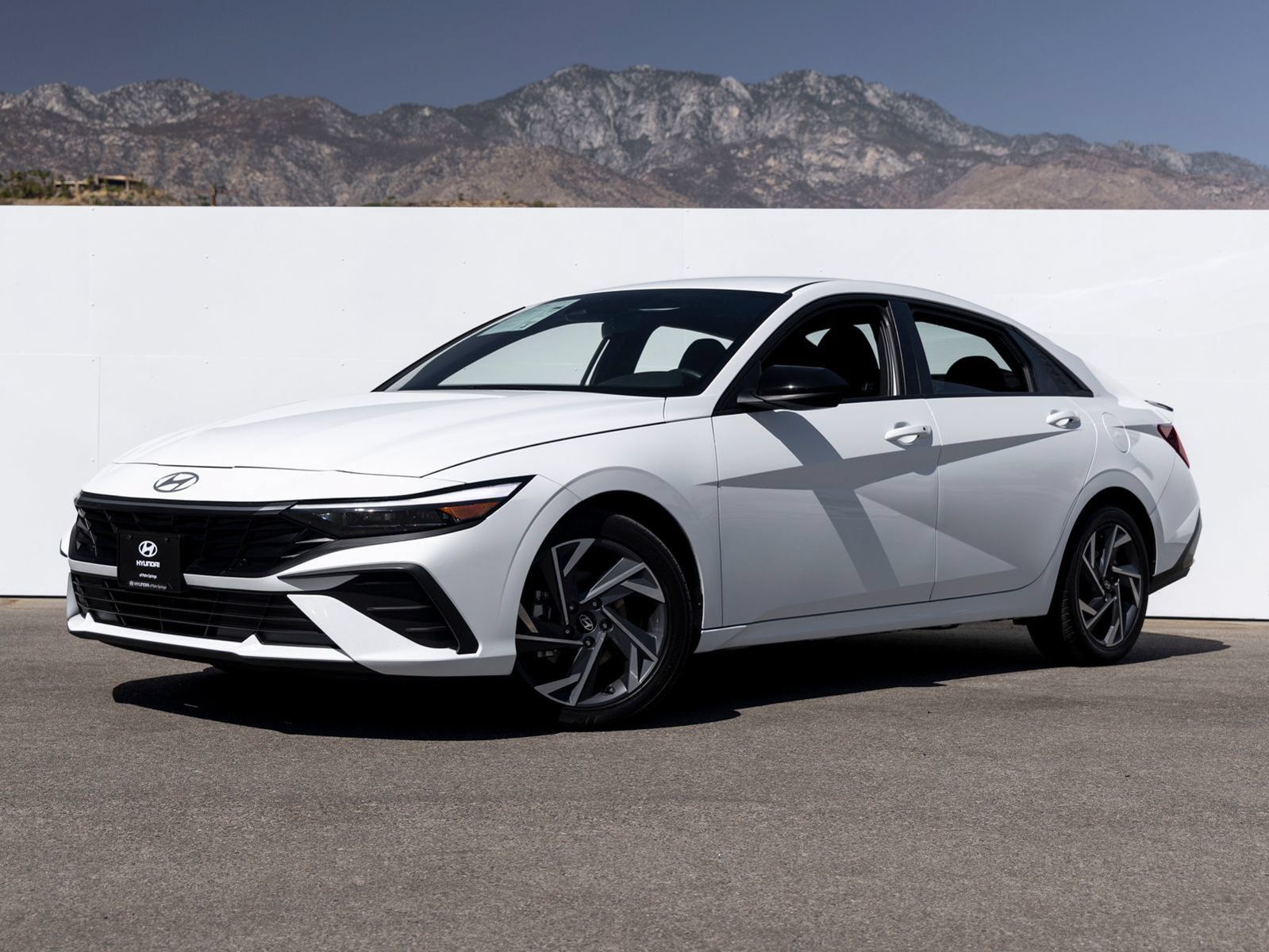 Used 2025 Hyundai Elantra Sport FWD image 1