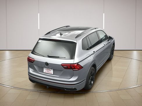 Used 2024 Volkswagen Tiguan SE R-Line FWD image 35