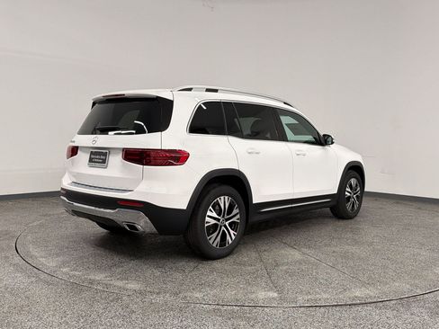 Used 2026 Mercedes-Benz GLB 250 image 9